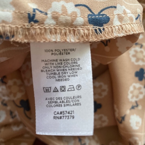 Ann Taylor Factory Button Front Blush, Cream and Navy Floral Blouse S EUC - Picture 5 of 5